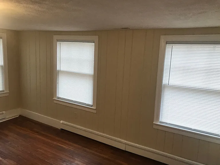 423 W Lawrence Ave #2 — Photo 5