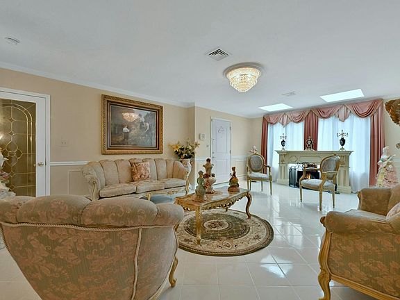 3rd image of 303 76th St
