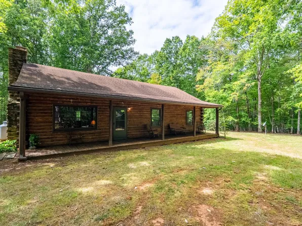 667 Doe Run Ln, Evington, VA 24550