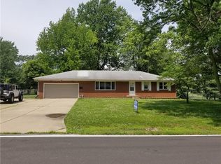 67 Twickingham Dr, Decatur, IL 62526