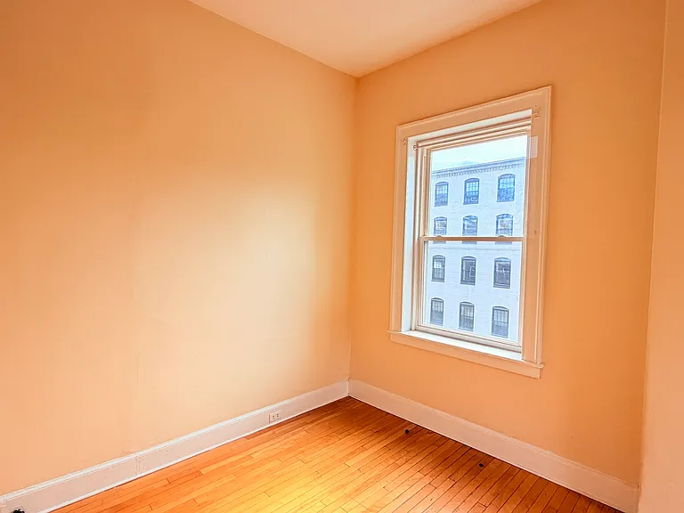 111 College St #4C — Photo 10
