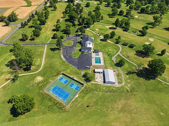 3rd image of 205 Holly Ln