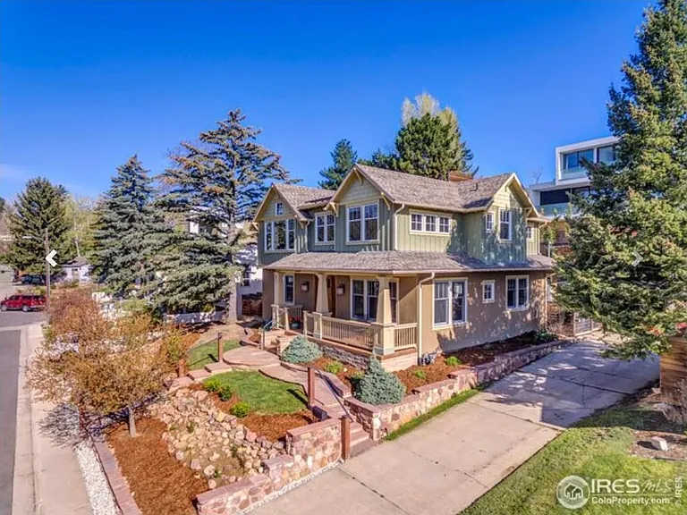 2335 Panorama Ave — Photo 1