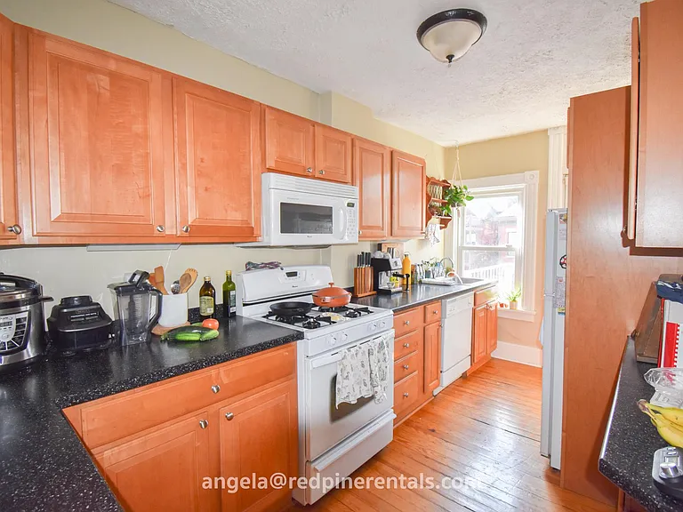 5930 Elwood St #3 — Photo 11