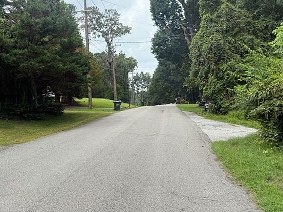 Exterior Neighborhood (street photo)