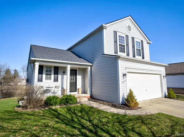 10064 Pond View Trl, Holly, MI 48442