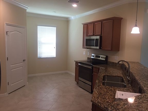5th image of 2576 Caslotti Way