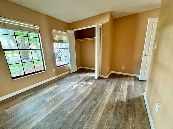 4th image of 364 Copperstone Cir