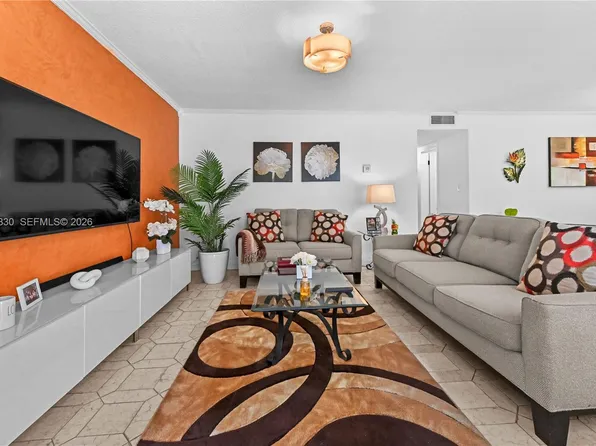 200 NE 12th Ave APT 3A, Hallandale Beach, FL 33009