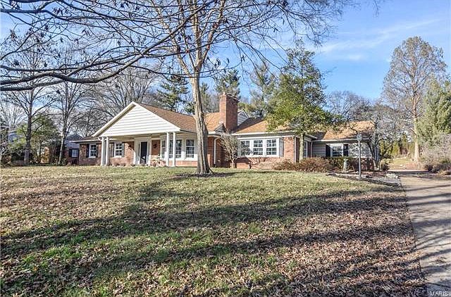 1st image of 23 Woodcrest Dr