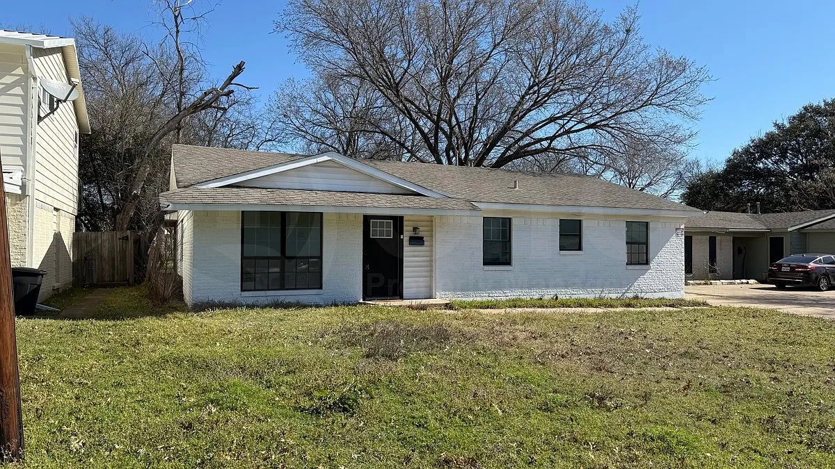 5 bed, 3.0 bath, 1458 sqft, $2,375 — Photo 2
