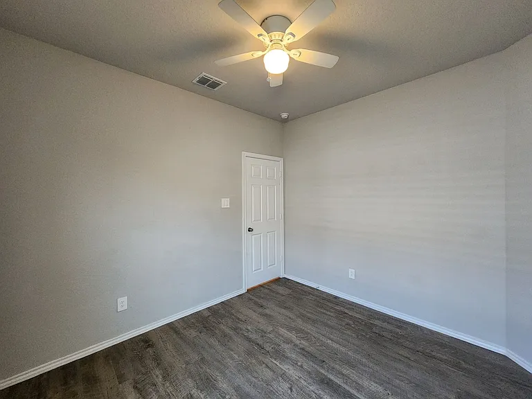 621 Jennifer Cv — Photo 27
