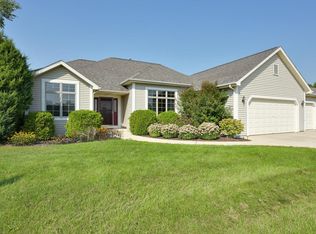 W272N5319 Jessica Dr, Pewaukee, WI 53072