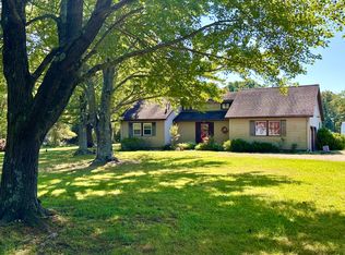 4756 Oak Mound Ln, Flora, IL 62839