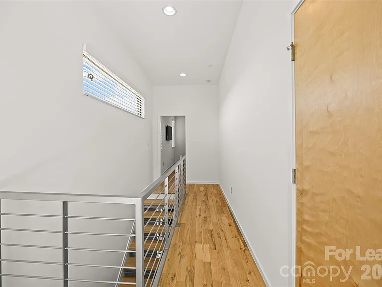 918 Greenleaf Ave — Photo 29