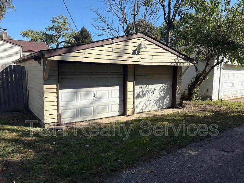 2 bed, 1.0 bath, 816 sqft, $1,200 — Photo 4