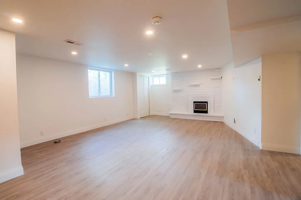 191 Gadsby Ave — Photo 2