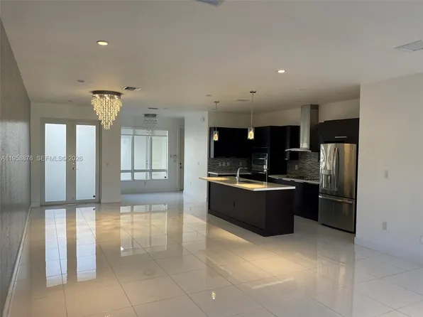 6430 NW 104th Path, Doral, FL 33178