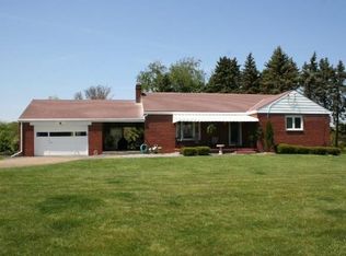 2108 Pococen Dr, Coraopolis, PA 15108