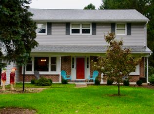 323 Avon Dr, Carlisle, PA 17013