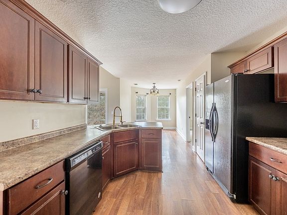 2nd image of 1613 Hucknall Pl