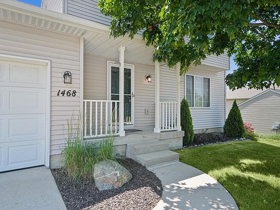 2nd image of 1468 Bentree Dr SE