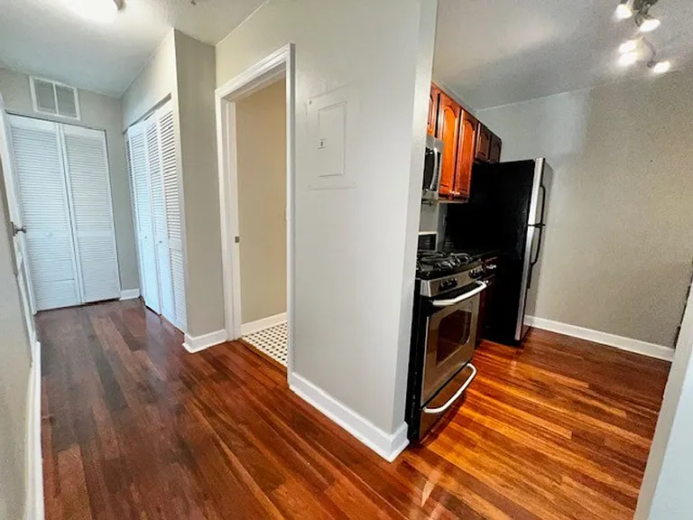 2071 Dixie Belle Dr #K — Photo 14