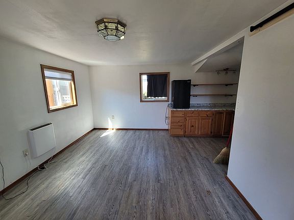 2nd image of 620 Railroad Ave