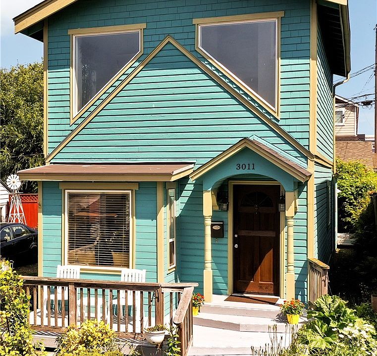 Well maintained unique home in the Port Gardner Neighborhood.  Great views of the sound, working port and sunsets. Home has a 1 car detached garage and a beautiful garden in the back.