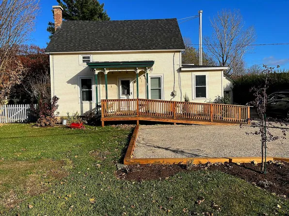 54 Munsill Ave, Bristol, VT 05443