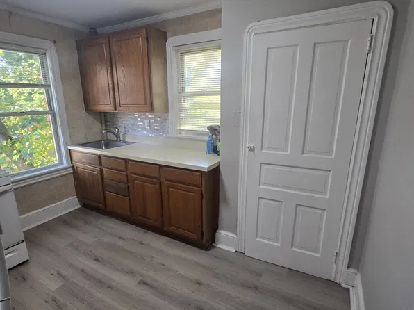262 Oakland Ave Floor 2, Audubon, NJ 08106