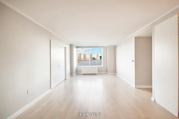 Rented by Town Residential | media 29