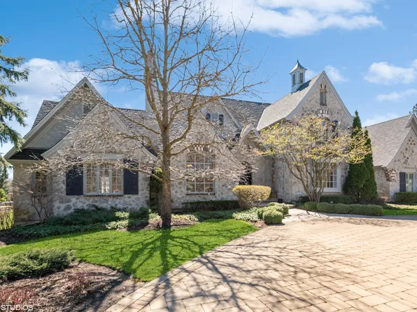 34W033 White Thorn Rd, Wayne, IL 60184