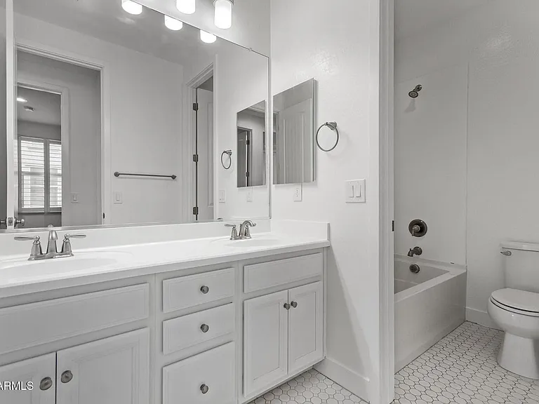 3056 E Appaloosa Rd — Photo 27
