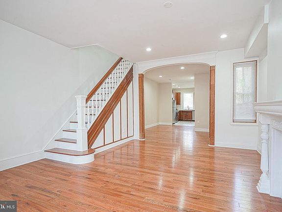 2nd image of 2138 Morris St