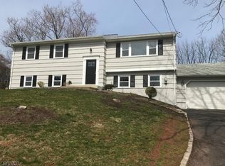 52 Galloping Hill Rd, Basking Ridge, NJ 07920