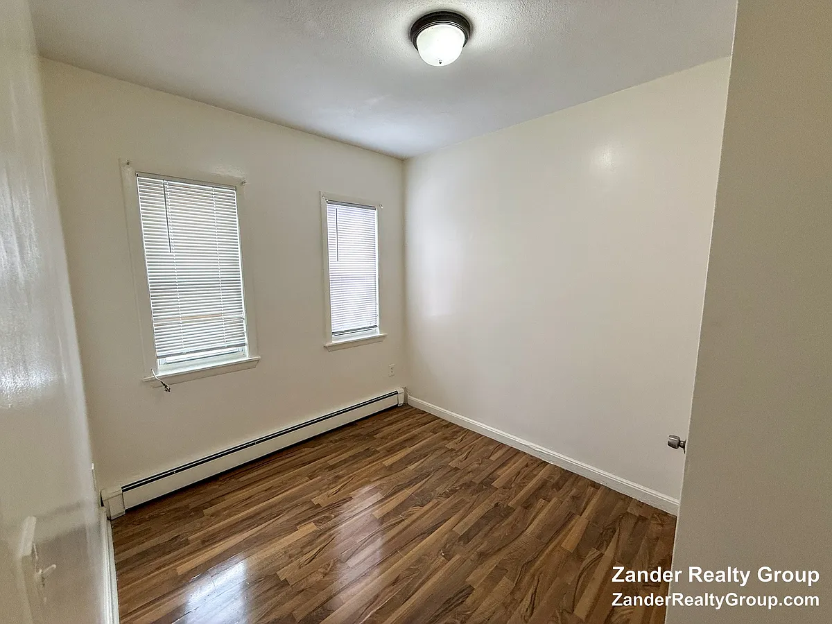 Building Photo - 36 Wildwood St #1