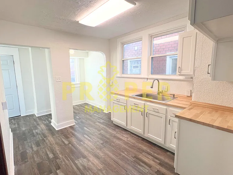 2118 Malvern Ave — Photo 6