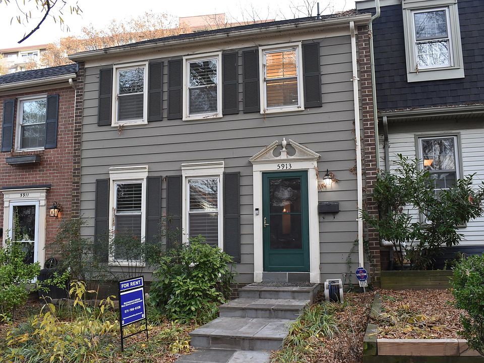 Welcome home! Lovely quiet community, walkable to many amenities!