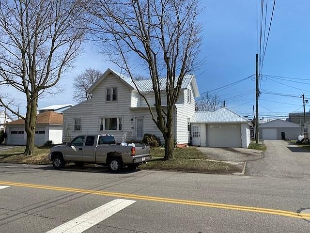 1st image of 218 N Poplar St