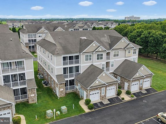 2nd image of 4102 Summer Brook Way