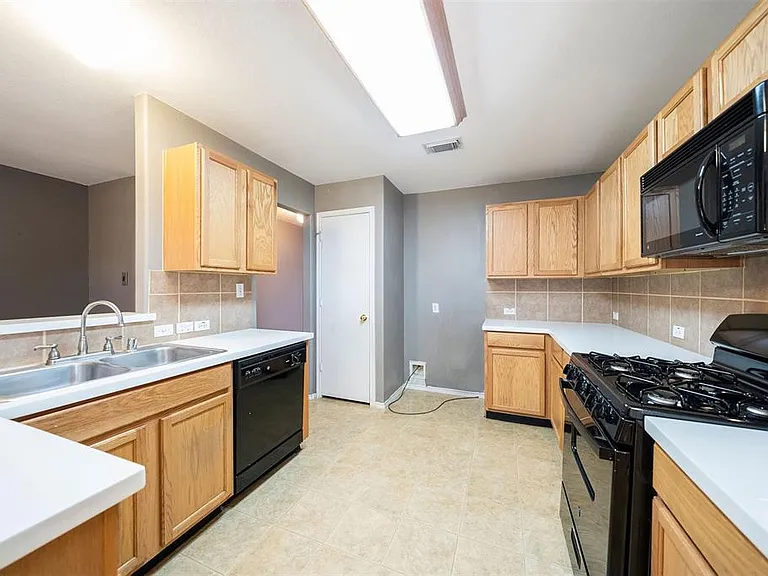 506 Salma Ct — Photo 4