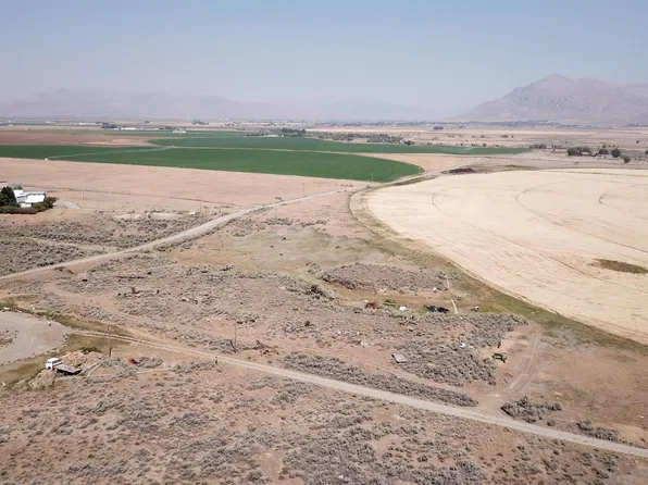 2950 W, Arco, ID 83213