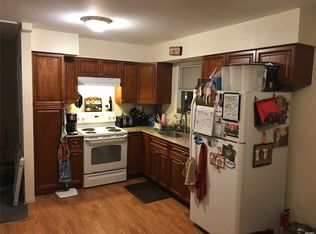 4 Quaker Ct, West Babylon, NY 11704