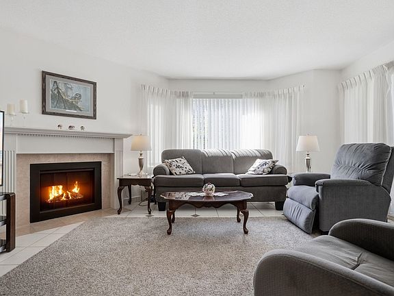 3rd image of 15300 17th Ave #208