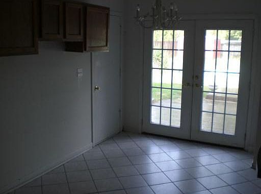 2nd image of 1709 Lake Mars Ave