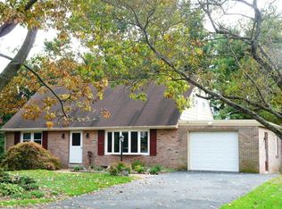 42 Walnut Dr, Brownstown, PA 17508