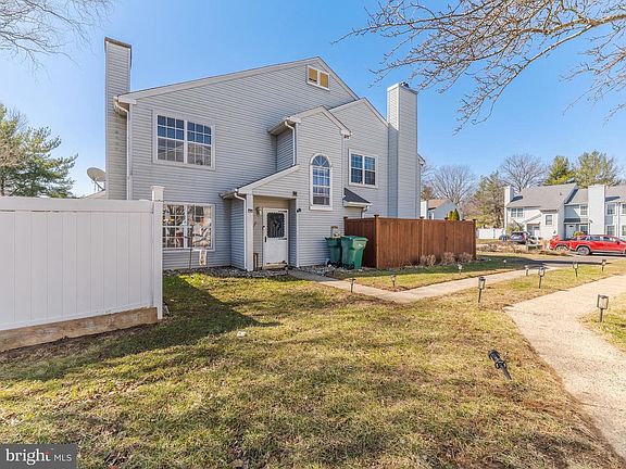2nd image of 41 Bark Hollow Ln