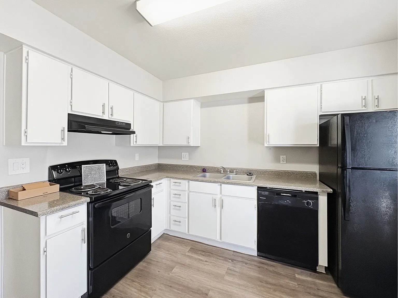 1 bed, 585 sqft, $1,100 — Photo 4
