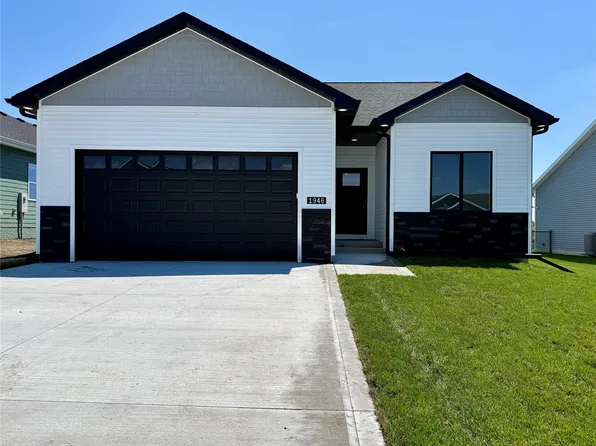 1946 Tuscany Dr SE, Altoona, IA 50009